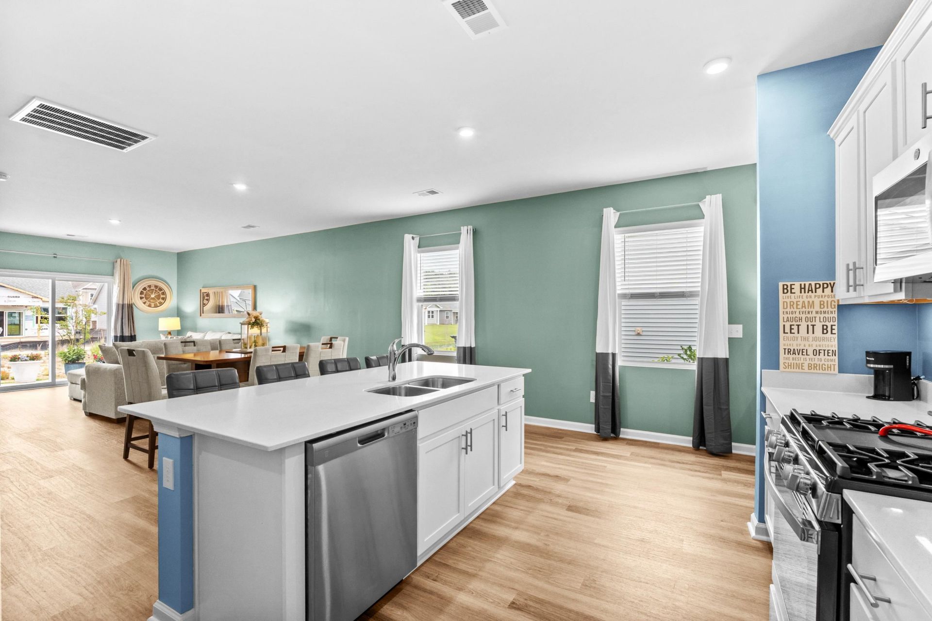 3050 Deerberry Place Photo 10