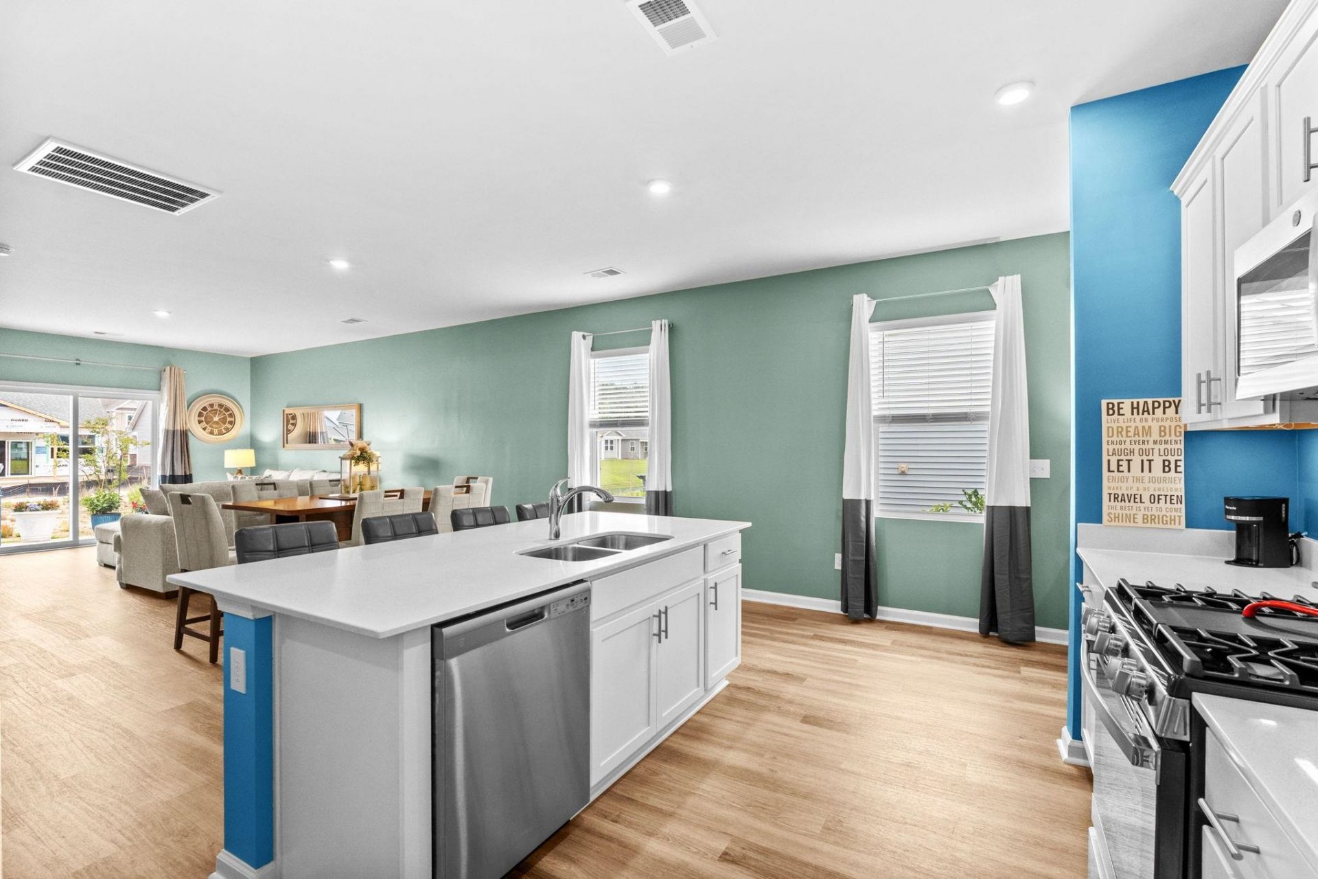 3050 Deerberry Place  Photo 22