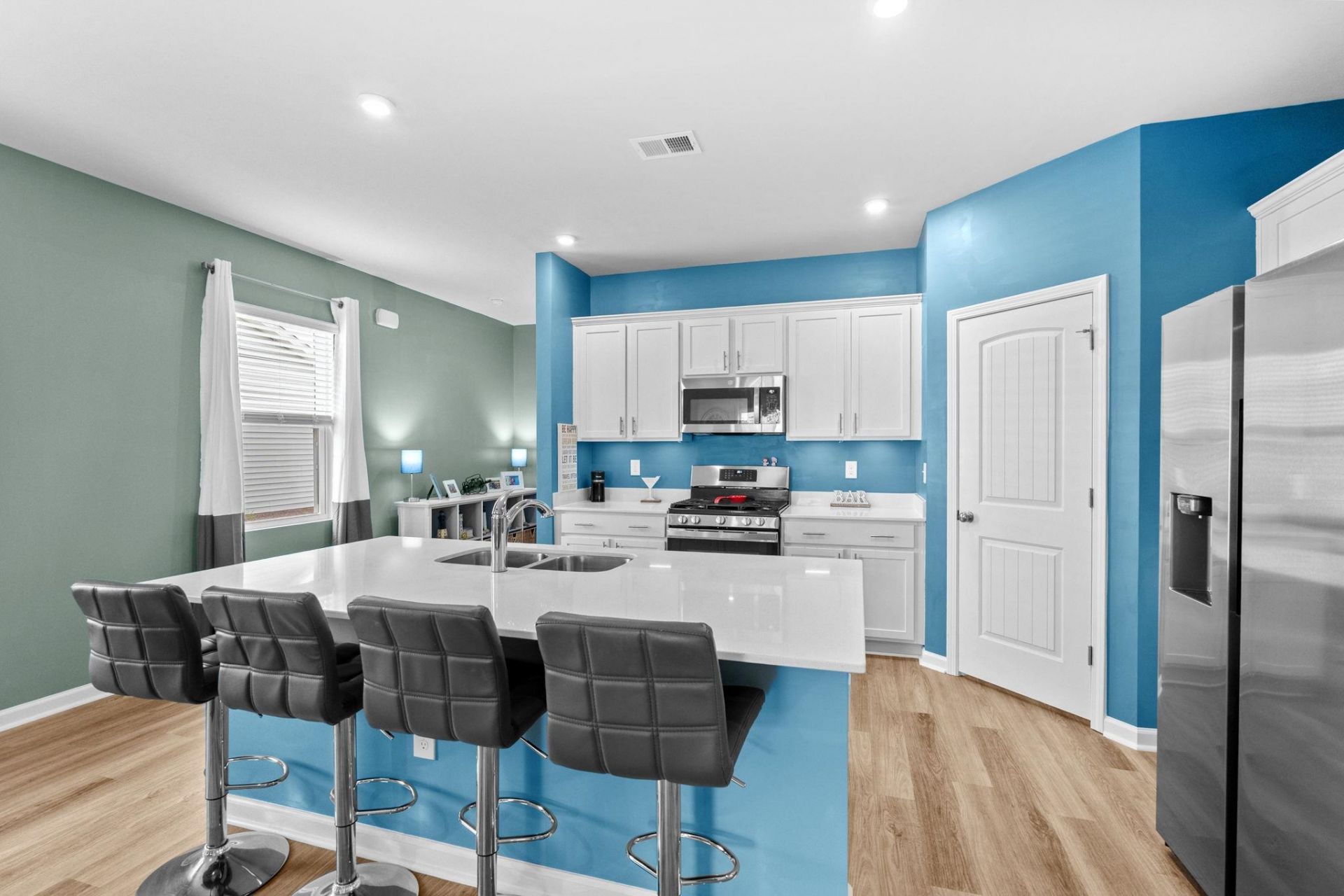 3050 Deerberry Place  Photo 24