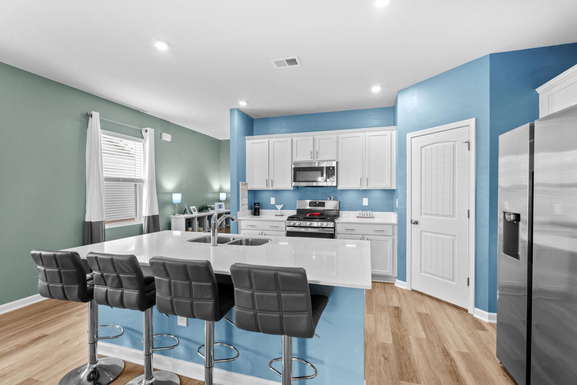 3050 Deerberry Place Photo 8