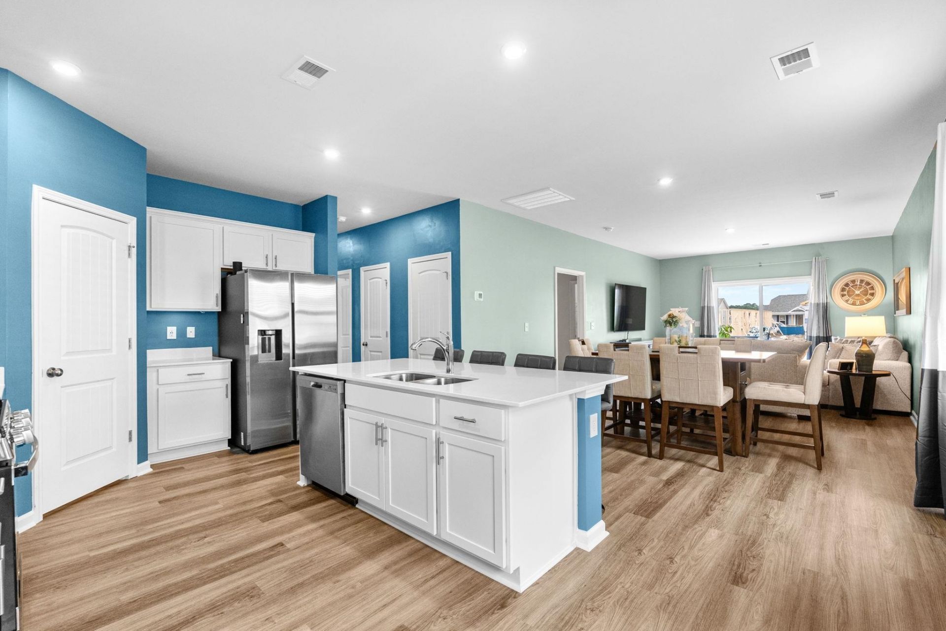 3050 Deerberry Place  Photo 9