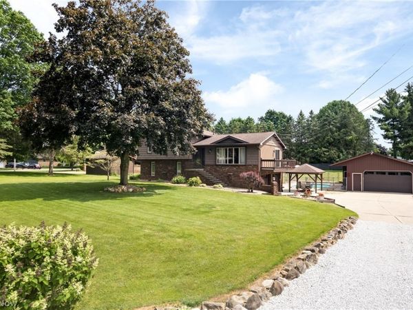960 Karla Drive , Green, OH 44216