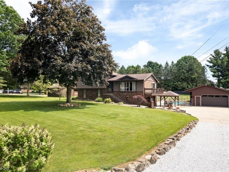 960 Karla Drive, Green, OH 44216 Photo 1