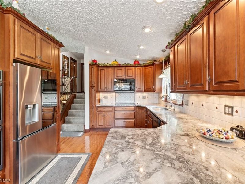 960 Karla Drive, Green, OH 44216 Photo 14
