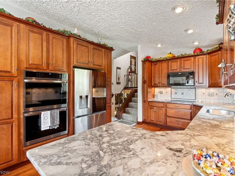 960 Karla Drive, Green, OH 44216 Photo 15