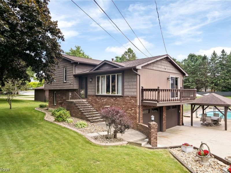 960 Karla Drive, Green, OH 44216 Photo 6
