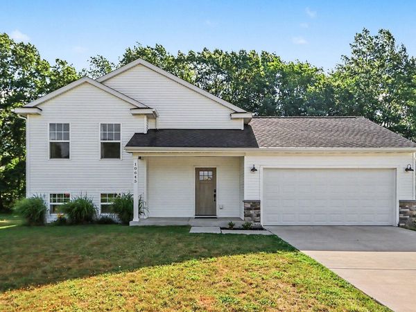 10645 Biltmore Lane, Portage, MI 49002