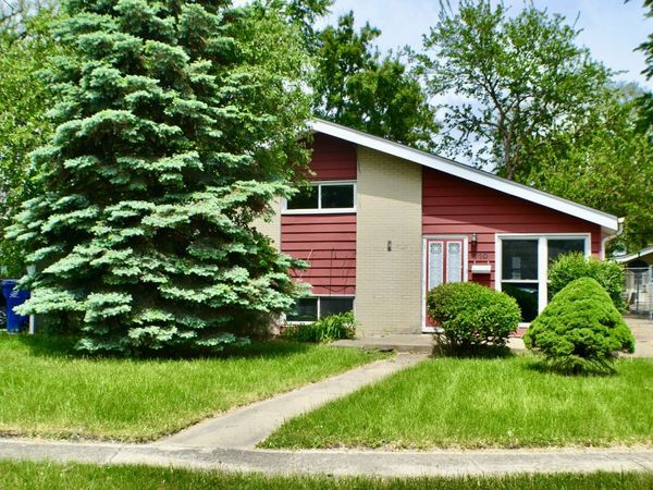 710 W Ridge Road, Villa Park, IL 60181