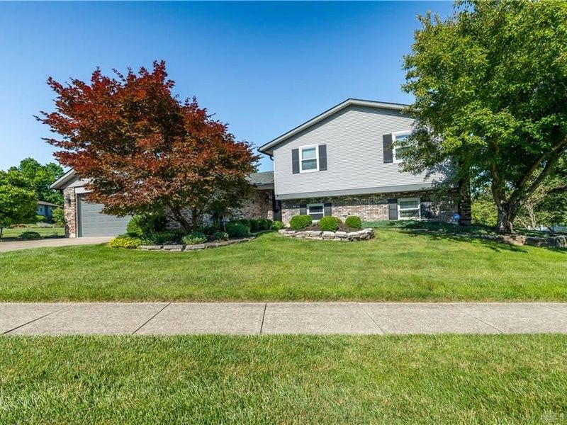 611 Gamewell Drive, Miamisburg, OH 45342 Photo 2
