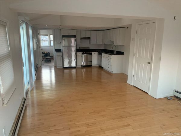 2A Bayview Avenue E, Lindenhurst, NY 11757
