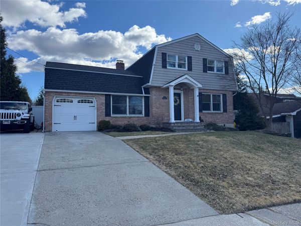 17 Wade Drive, Lake Grove, NY 11755