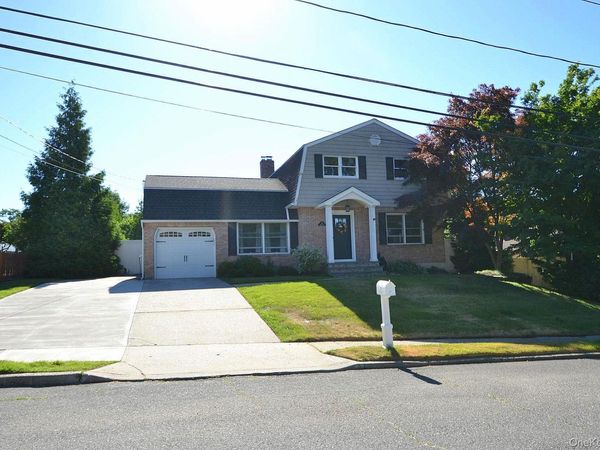 17 Wade Drive, Lake Grove, NY 11755