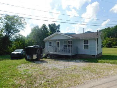 92 Coal Bucket Road, Coldiron, KY 40819