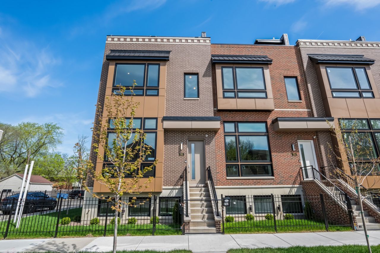 712 E 41 Street, Chicago, IL 60653