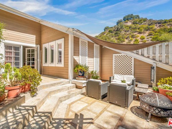 1647 N Beverly Glen Boulevard, Los Angeles, CA 90077