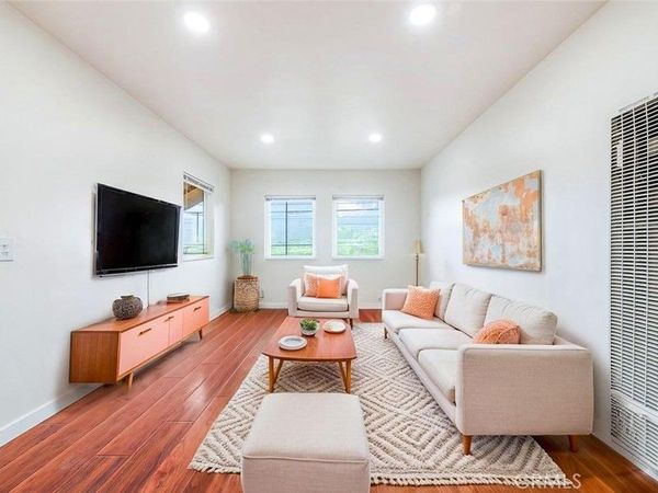 5863 Whitnall, Unit 4, North Hollywood, CA 91601