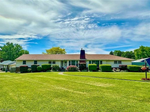 2308 Bears Den Road , Youngstown, OH 44511