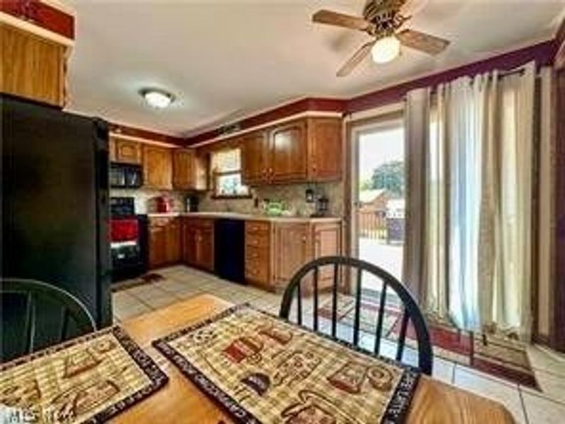 2308 Bears Den Road, Youngstown, OH 44511 Photo 12