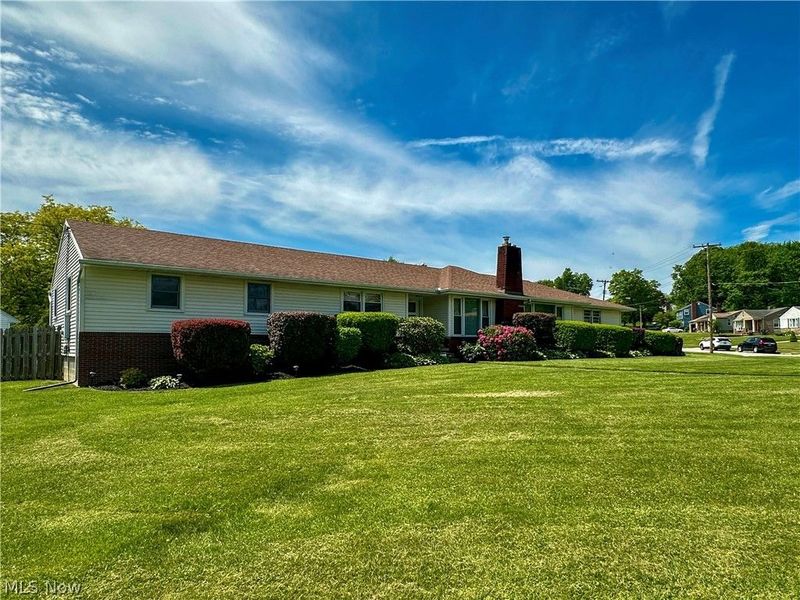 2308 Bears Den Road, Youngstown, OH 44511 Photo 3