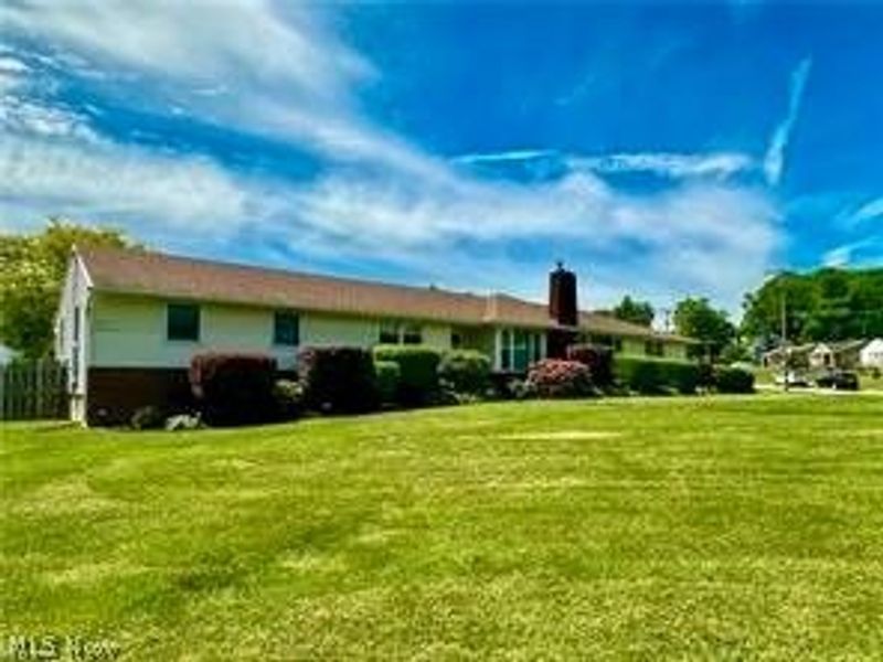 2308 Bears Den Road, Youngstown, OH 44511 Photo 3