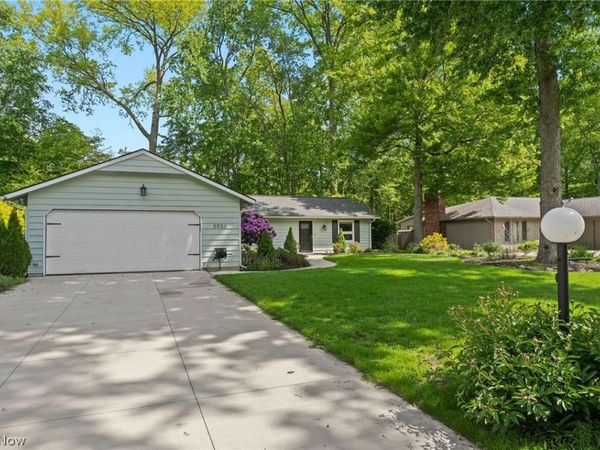 5923 Mills Creek Lane, North Ridgeville, OH 44039