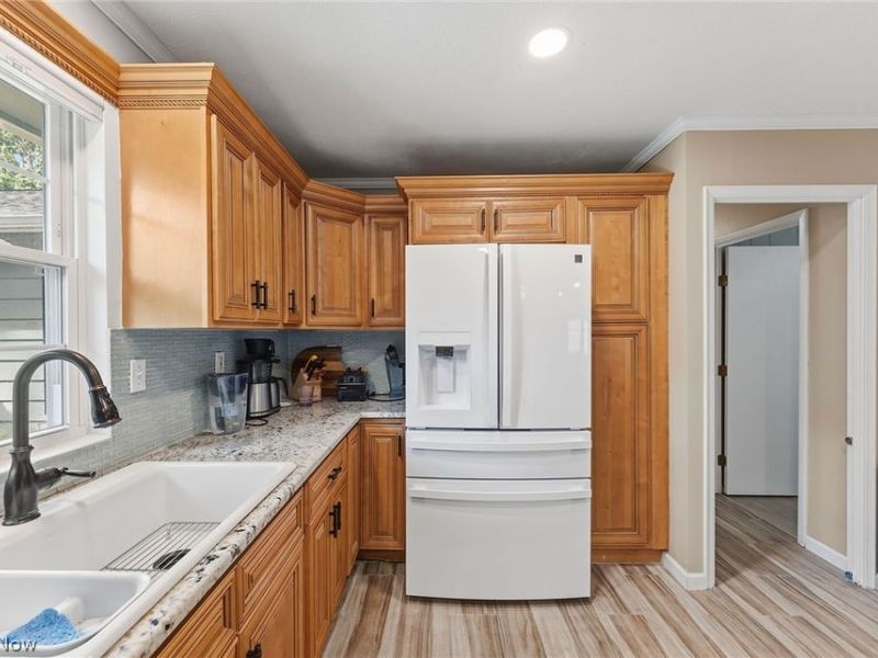 5923 Mills Creek Lane, North Ridgeville, OH 44039 Photo 11