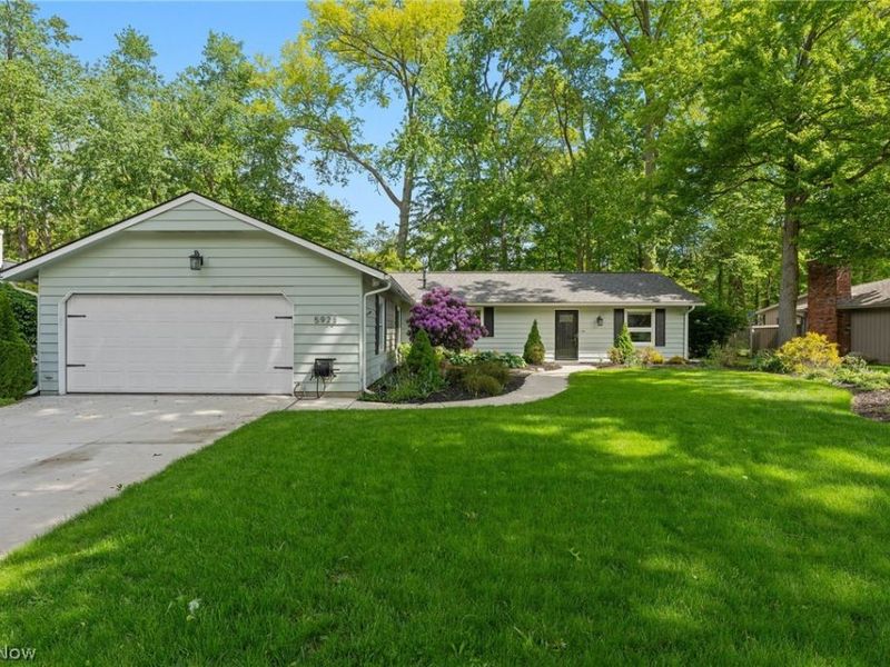 5923 Mills Creek Lane, North Ridgeville, OH 44039 Photo 2