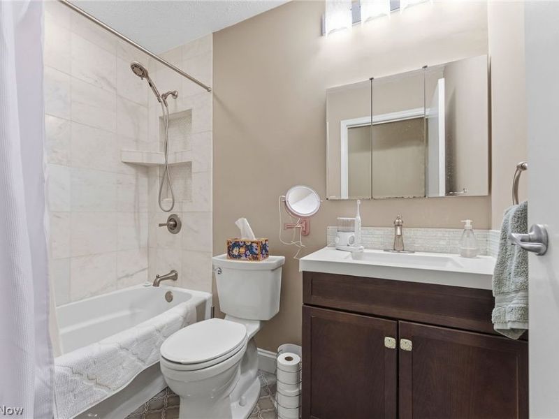 5923 Mills Creek Lane, North Ridgeville, OH 44039 Photo 25
