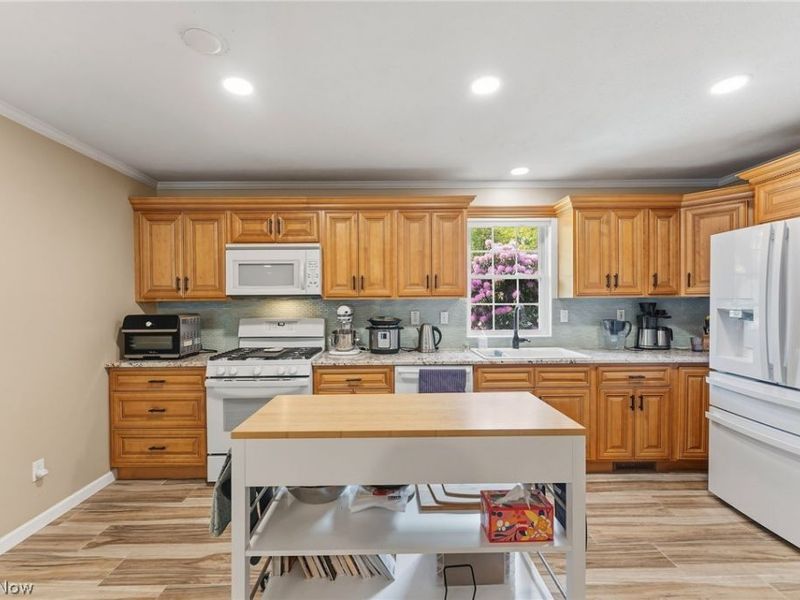 5923 Mills Creek Lane, North Ridgeville, OH 44039 Photo 8