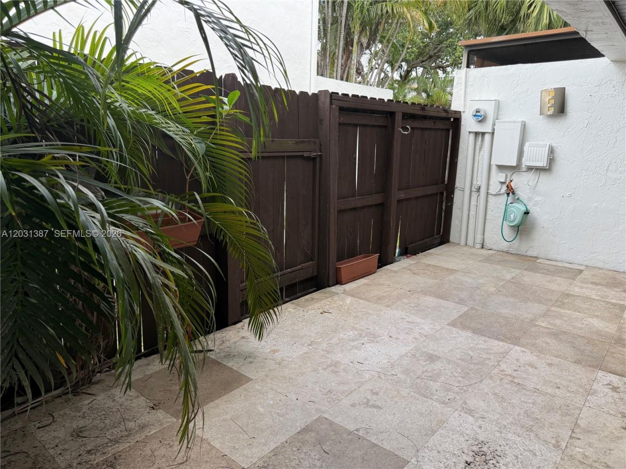 19220 NE 25th Ave , Unit 272B, Miami, FL 33180 Photo