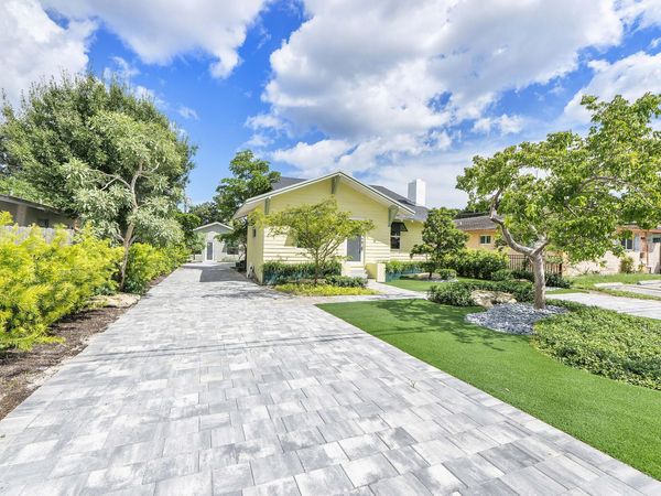 216 NE 23rd Avenue, Pompano Beach, FL 33062