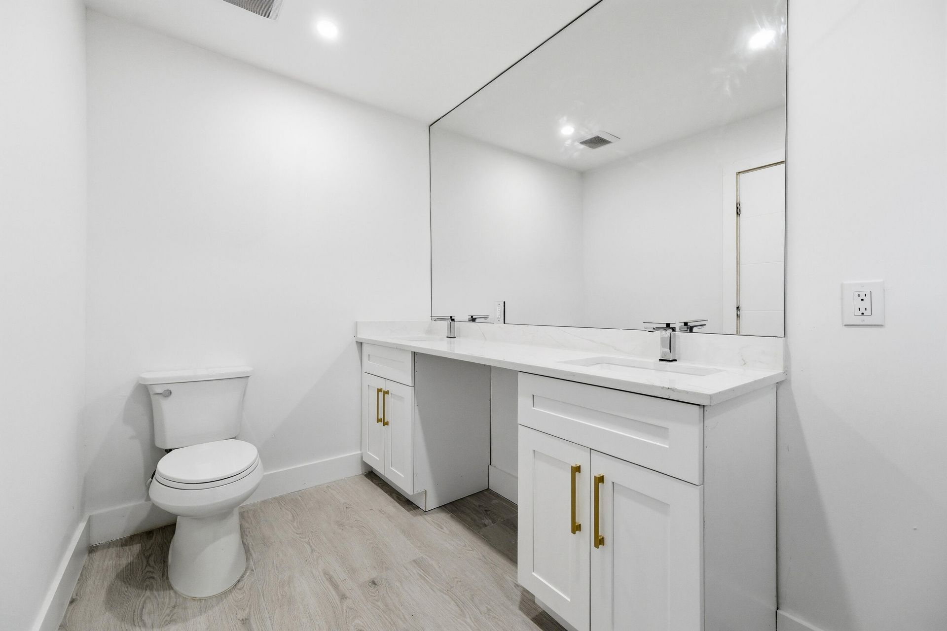 216 NE 23rd Avenue, Pompano Beach, FL 33062 Photo
