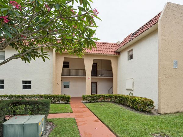 180 Lake Frances Drive, West Palm Beach, FL 33411