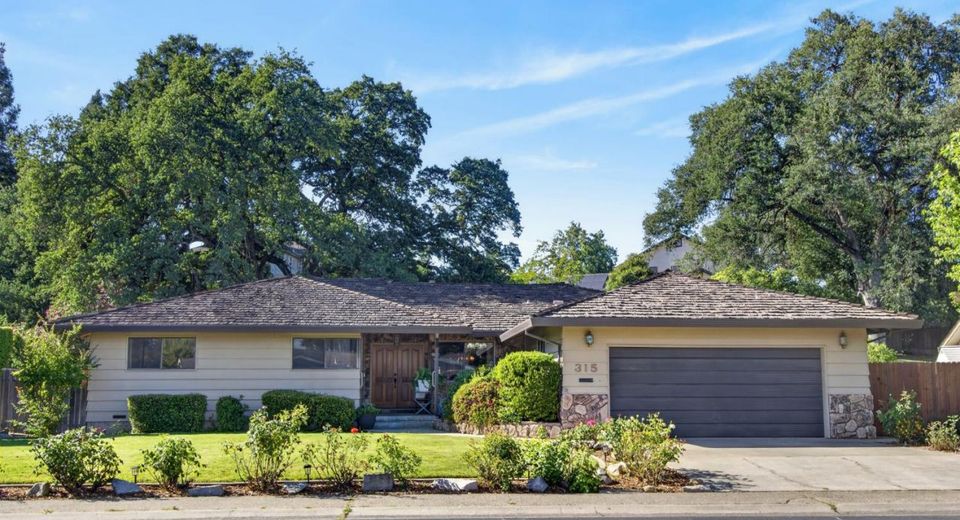 315 Diamond Oaks Rd, Roseville, CA 95678 Photo