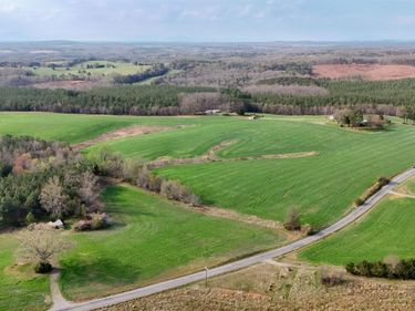 2 Tabor Road, Gladys, VA 00000