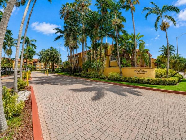 15630 SW 80th St , Unit I-210, Miami, FL 33193