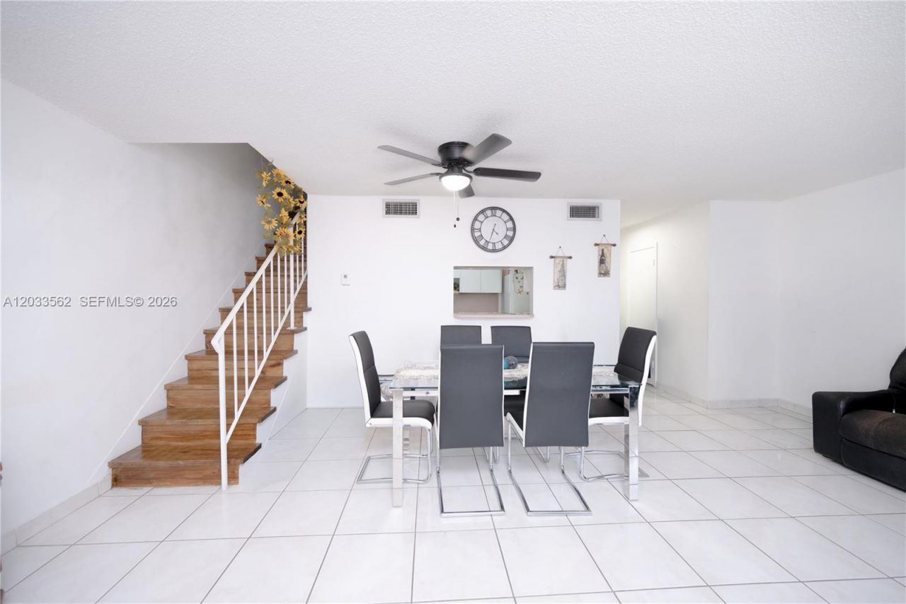 1255 W 53rd St , Unit 306, Hialeah, FL 33012 Photo