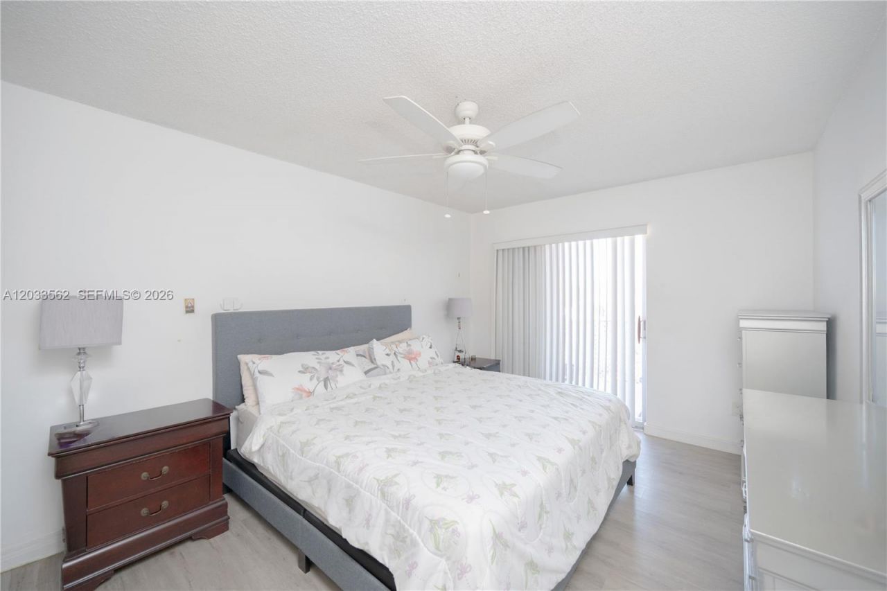 1255 W 53rd St , Unit 306, Hialeah, FL 33012 Photo