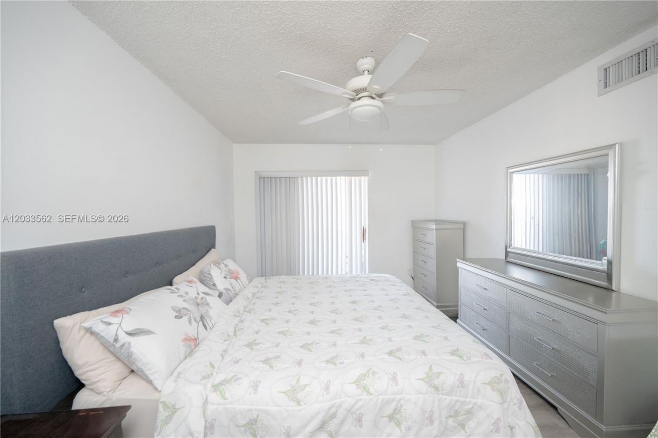 1255 W 53rd St , Unit 306, Hialeah, FL 33012 Photo