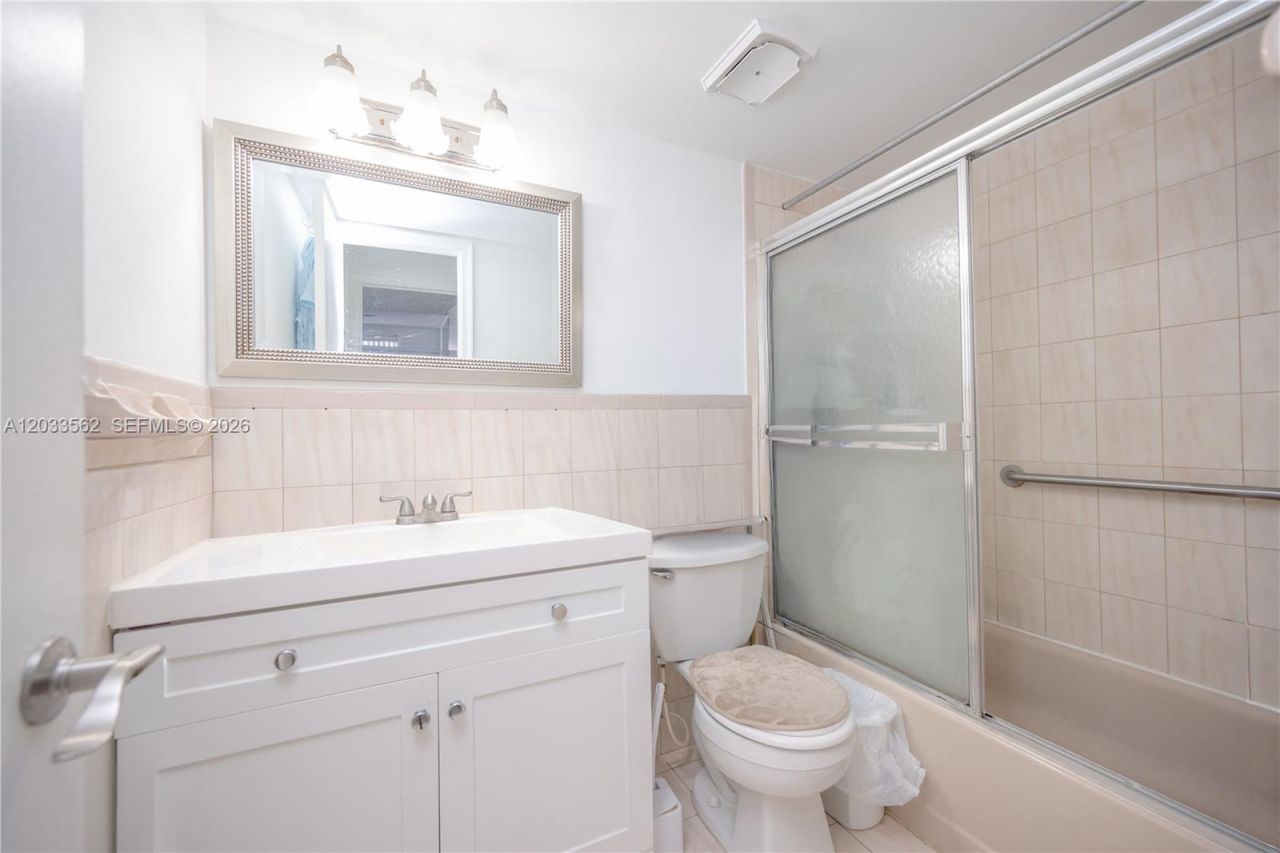 1255 W 53rd St , Unit 306, Hialeah, FL 33012 Photo