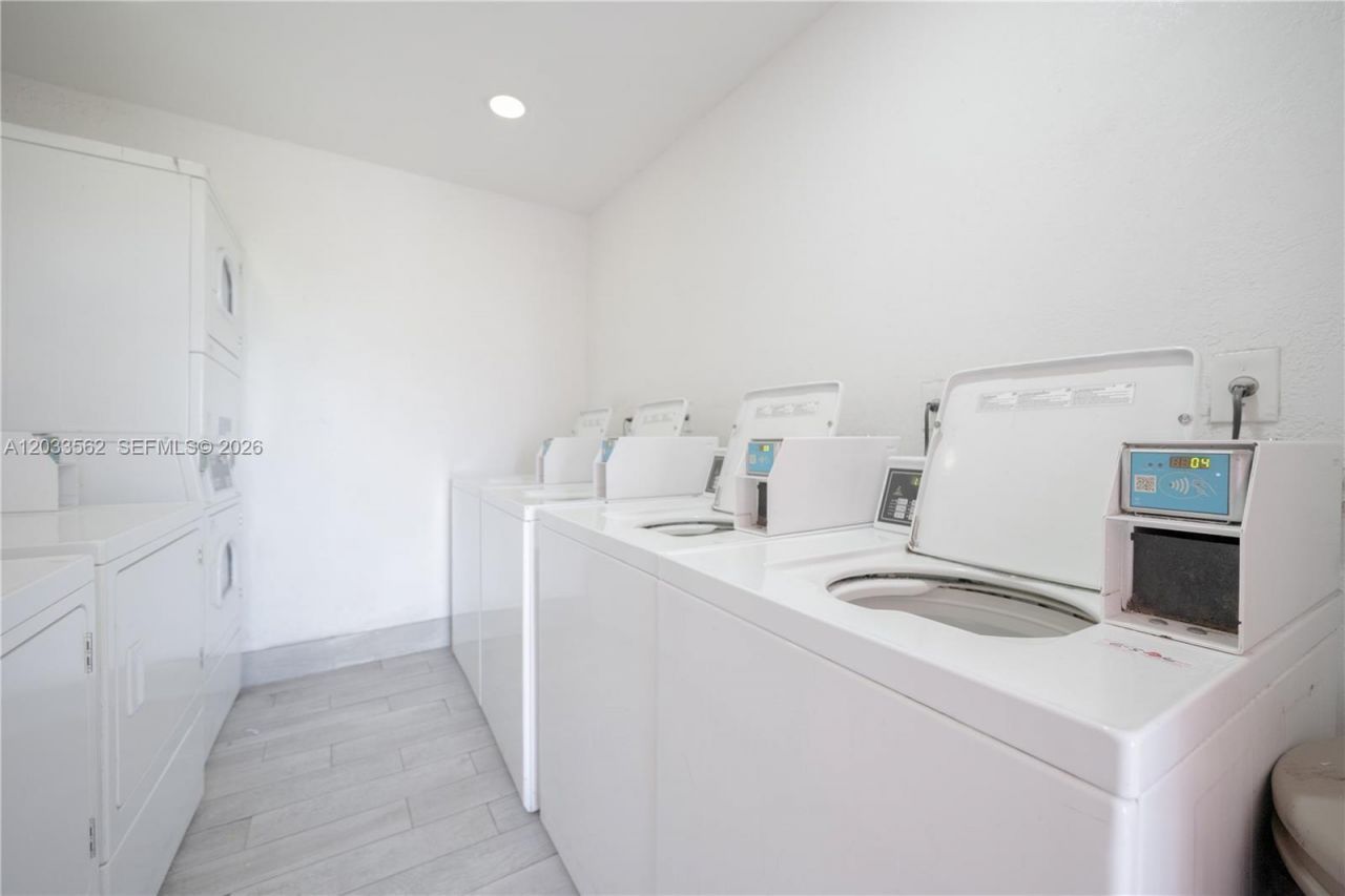 1255 W 53rd St , Unit 306, Hialeah, FL 33012 Photo