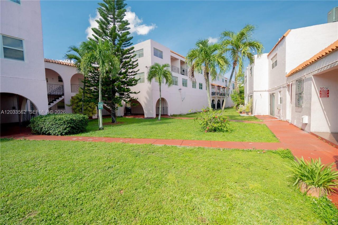 1255 W 53rd St , Unit 306, Hialeah, FL 33012 Photo