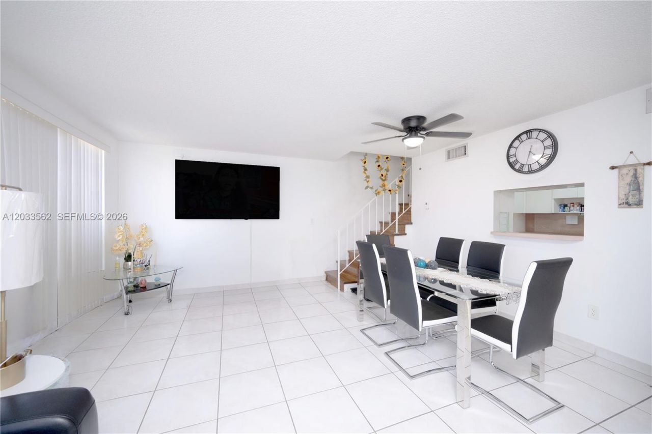 1255 W 53rd St , Unit 306, Hialeah, FL 33012 Photo