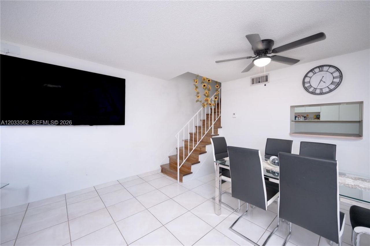 1255 W 53rd St , Unit 306, Hialeah, FL 33012 Photo