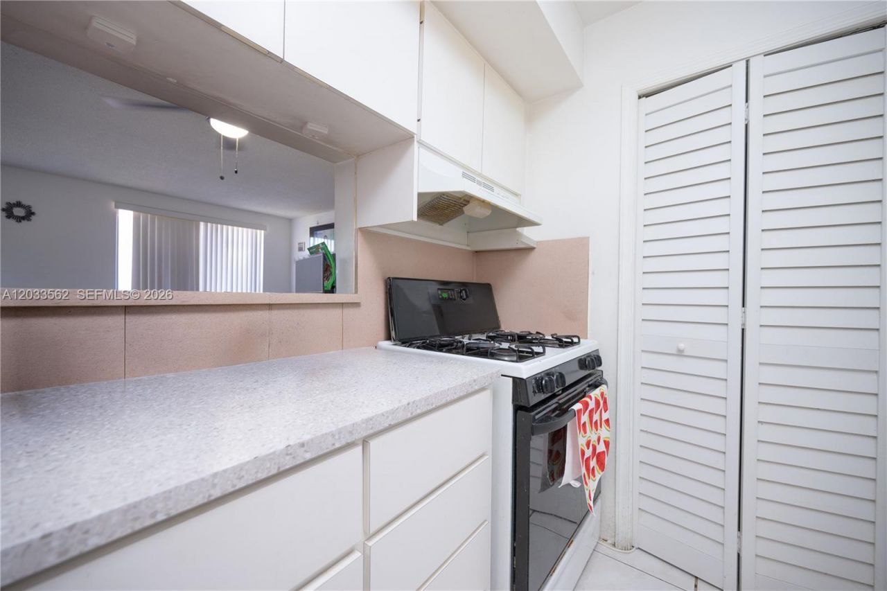 1255 W 53rd St , Unit 306, Hialeah, FL 33012 Photo