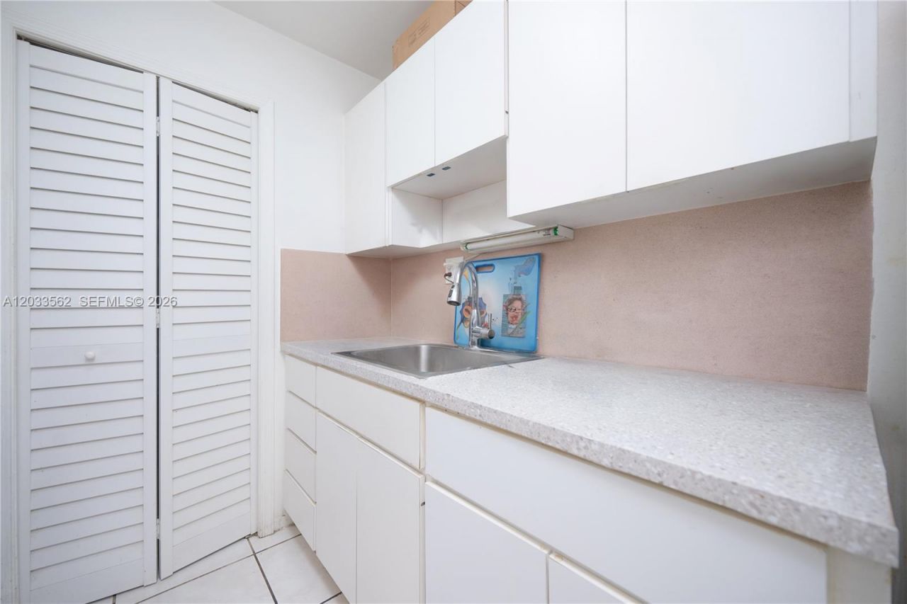 1255 W 53rd St , Unit 306, Hialeah, FL 33012 Photo