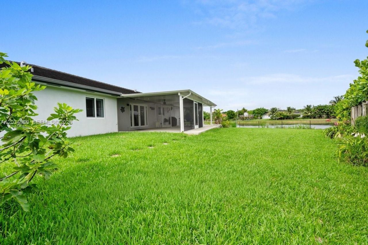 20572 SW 317th St , Homestead, FL 33030 Photo