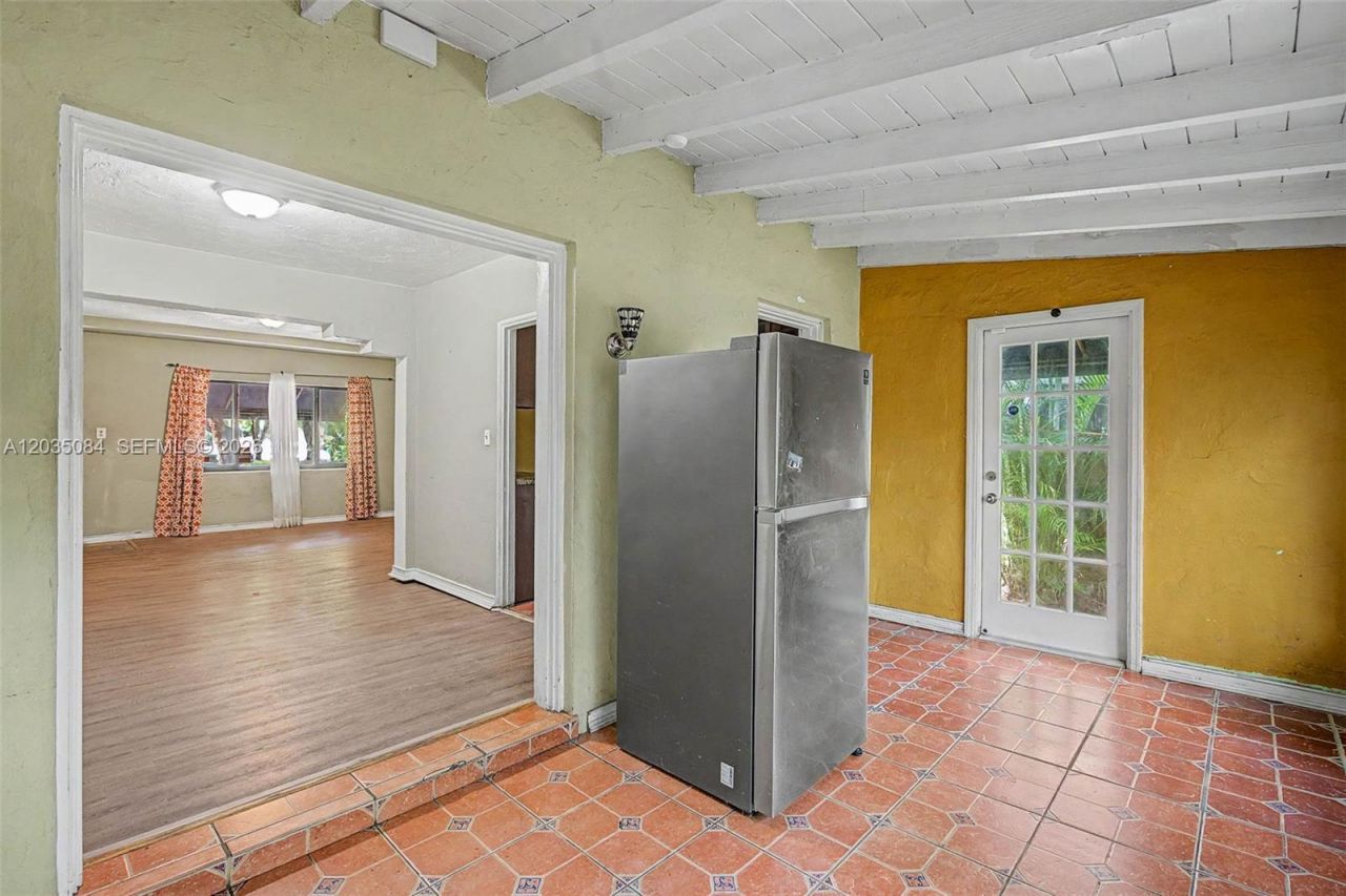 583 NW 47th St , Miami, FL 33127 Photo