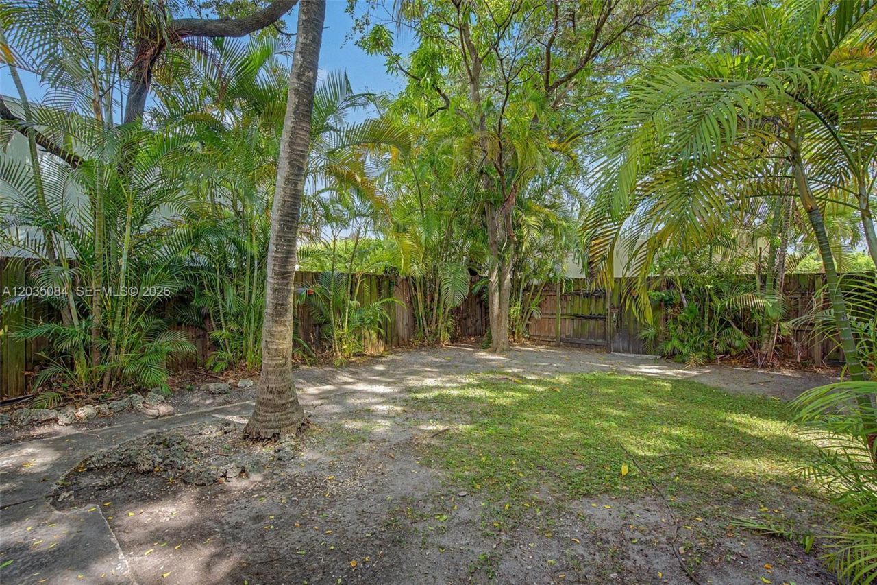 583 NW 47th St , Miami, FL 33127 Photo