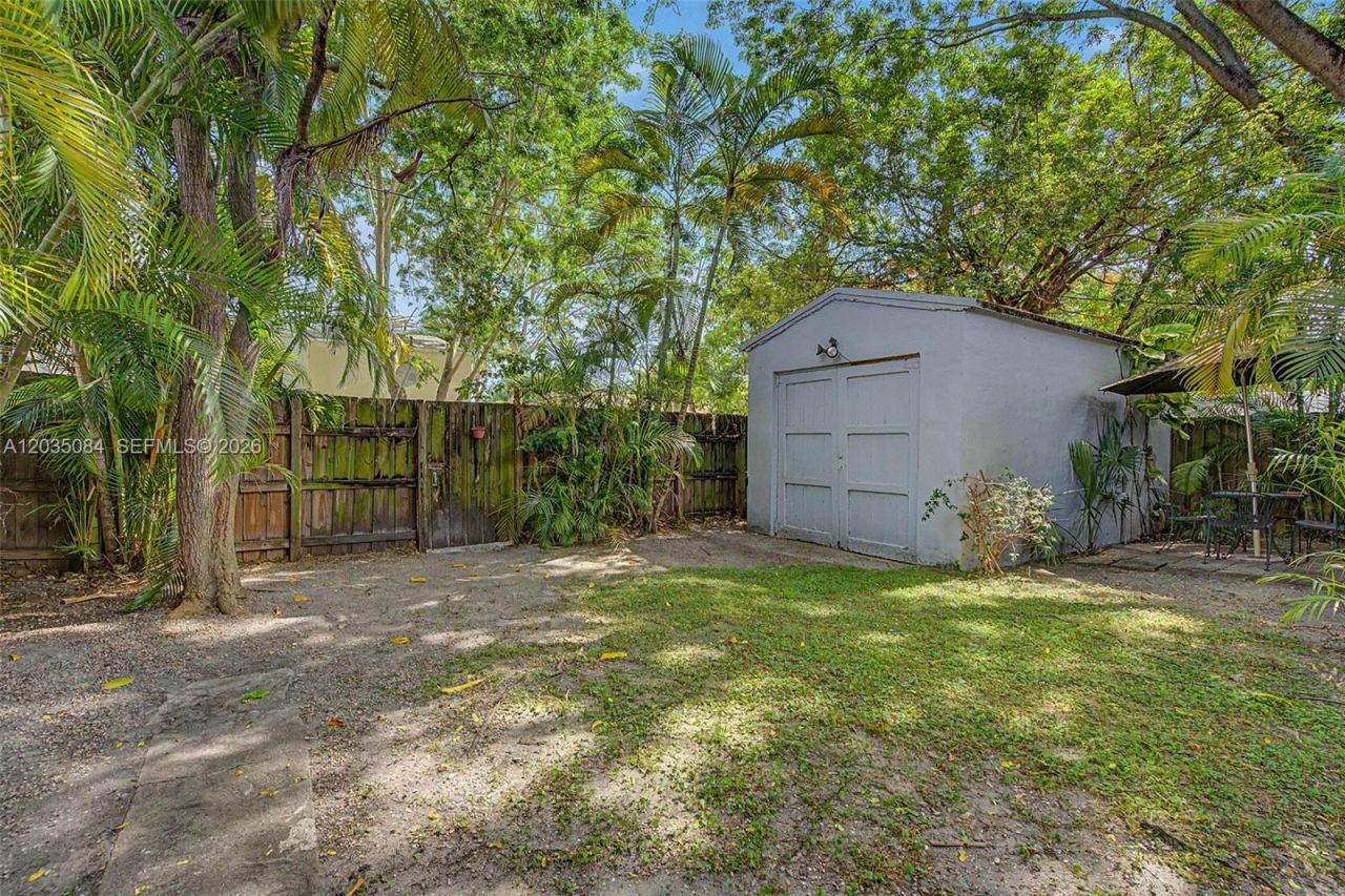 583 NW 47th St , Miami, FL 33127 Photo